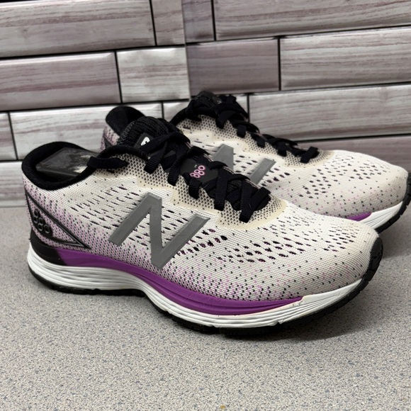 New Balance 880 Women’s size 6 in excellent con White l Purple Athletic Shoes - Picture 6 of 11